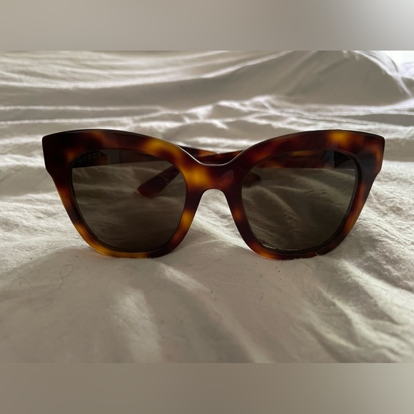 Gucci Tortoiseshell Sunglasses - Picture 1 of 4